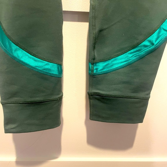 Fabletics dark green leggings with turquoise accents Size L - Picture 5 of 9